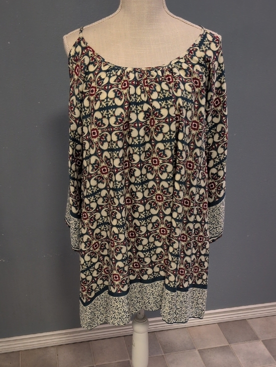 Umgee Dresses & Skirts - Umgee PaisleyFloral Bohemian Cold Shoulder Knee Length Dress Resortwear Festival